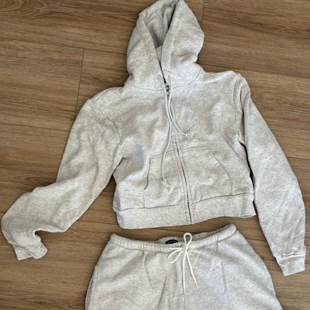 Brandy Melville • Grey Sweatsuit